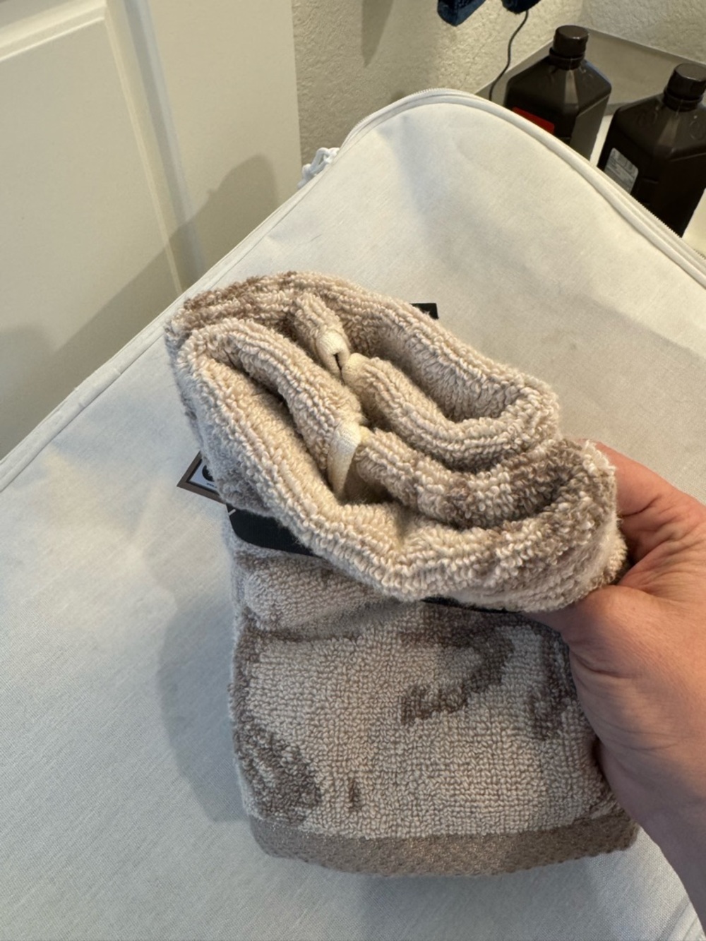 Wrangler Beige and Taupe Patterned washcloth Towel Set - NWT - Picture 2 of 3